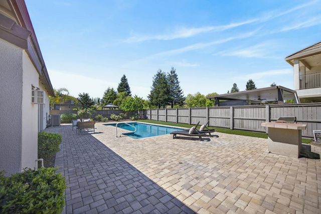 2833 Bickleigh Loop, Roseville, CA 95747