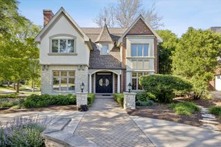 417 W 9th Street, Hinsdale, IL 60521