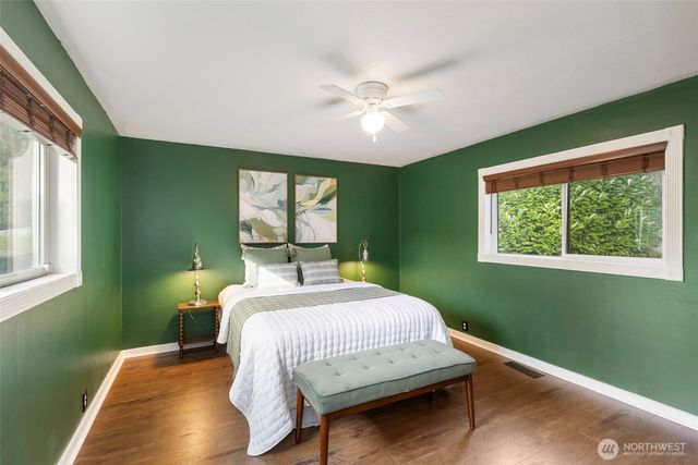 1819 S Marine Drive, Bremerton, WA 98312