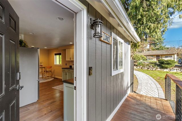 1819 S Marine Drive, Bremerton, WA 98312