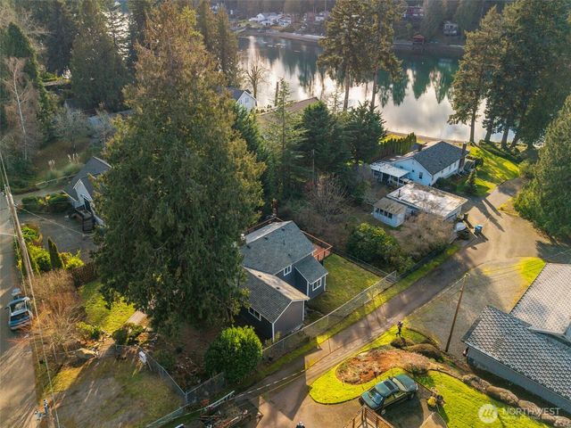 1819 S Marine Drive, Bremerton, WA 98312