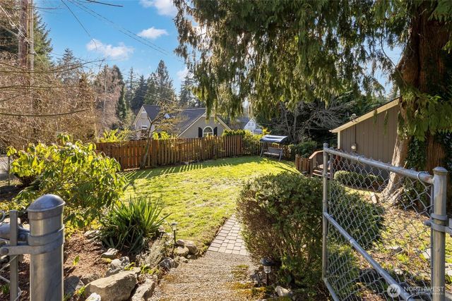 1819 S Marine Drive, Bremerton, WA 98312