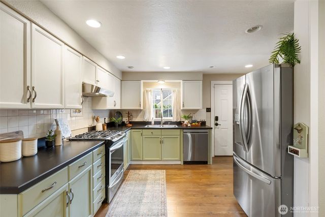 1819 S Marine Drive, Bremerton, WA 98312