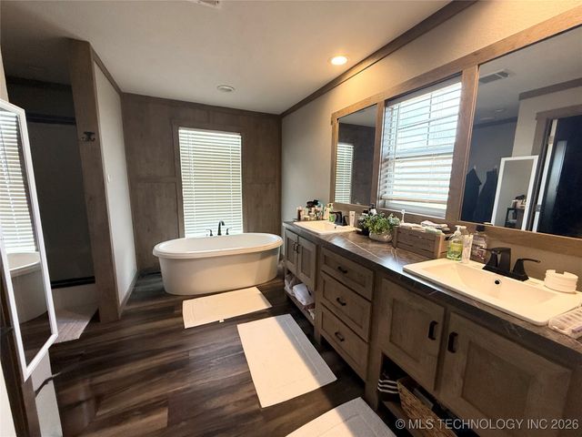 426550 E 250 Road, Chelsea, OK 74016