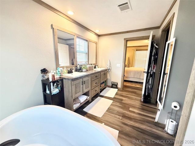 426550 E 250 Road, Chelsea, OK 74016