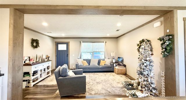 426550 E 250 Road, Chelsea, OK 74016