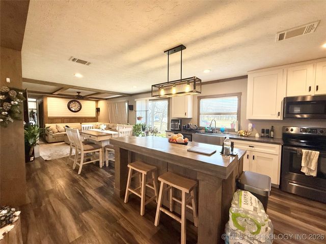 426550 E 250 Road, Chelsea, OK 74016