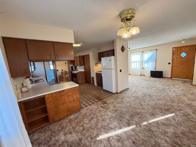 1326 N Vincennes Avenue, Petersburg, IN 47567