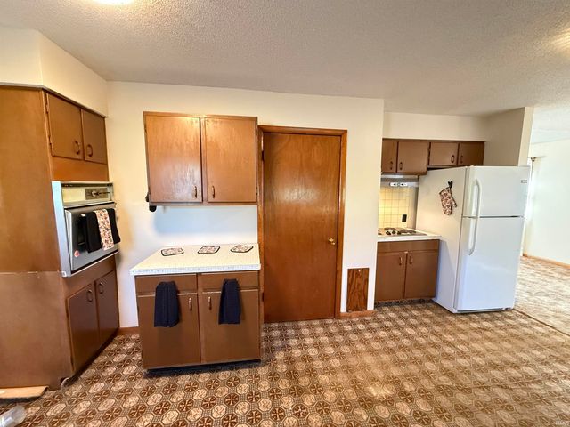 1326 N Vincennes Avenue, Petersburg, IN 47567