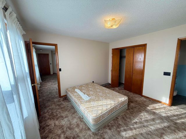 1326 N Vincennes Avenue, Petersburg, IN 47567