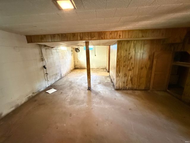 1326 N Vincennes Avenue, Petersburg, IN 47567