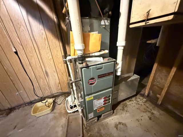 1326 N Vincennes Avenue, Petersburg, IN 47567