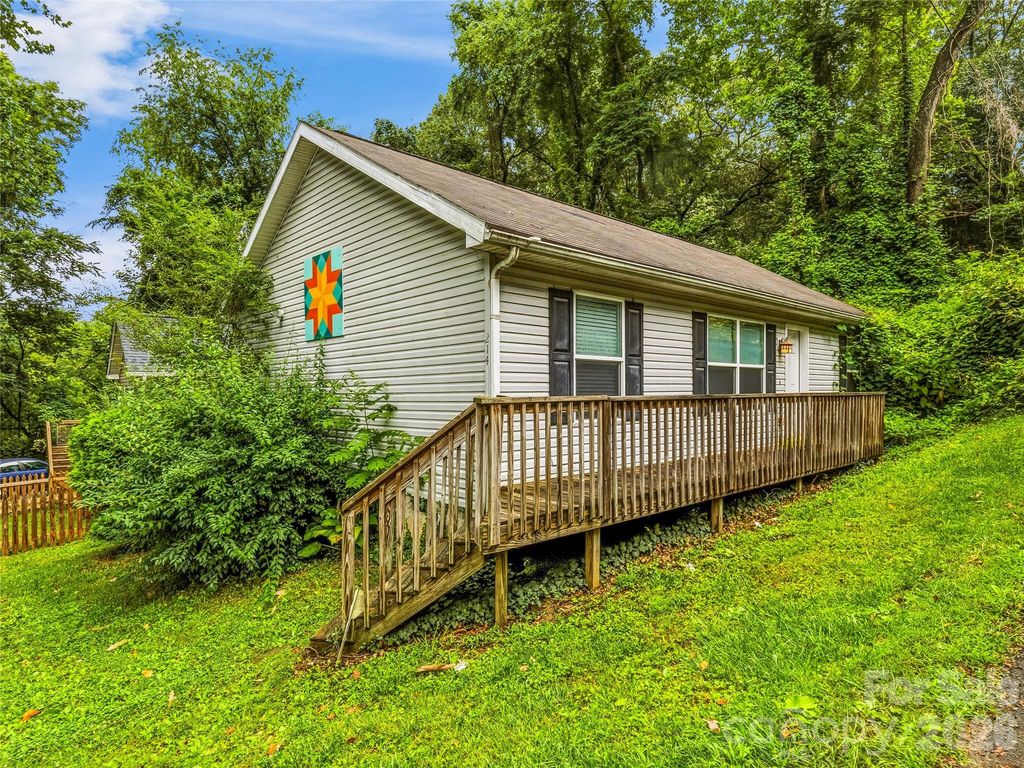 214 Short Michigan Avenue, Asheville, NC 28806