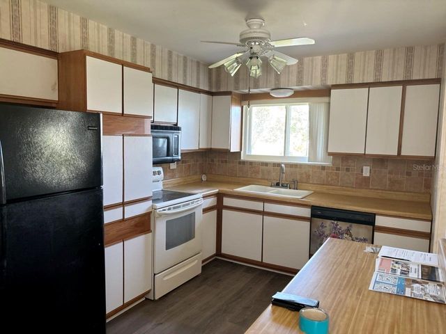 1515 ARROWHEAD DRIVE, Sun City Center, FL 33573