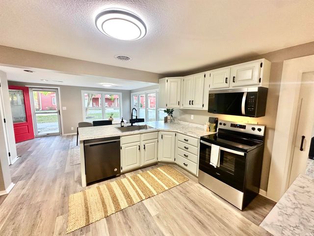 119 W Short Street, Sweetser, IN 46987