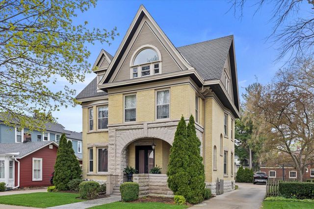 1216 Main STREET, Racine, WI 53403