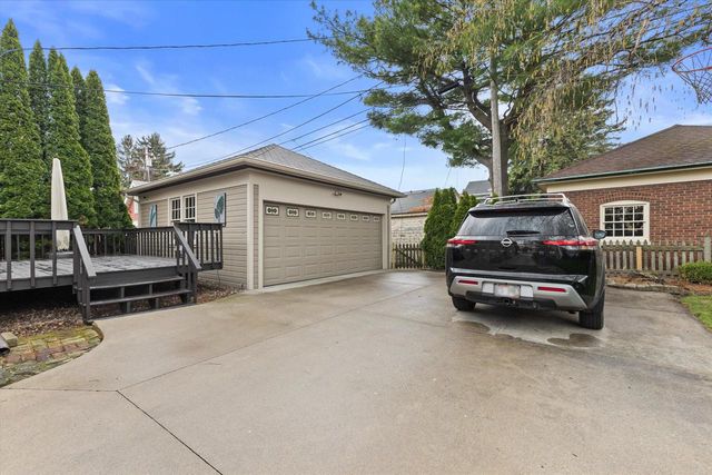 1216 Main STREET, Racine, WI 53403