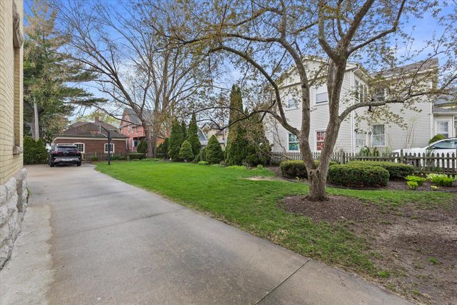 1216 Main STREET, Racine, WI 53403