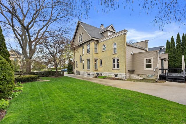 1216 Main STREET, Racine, WI 53403