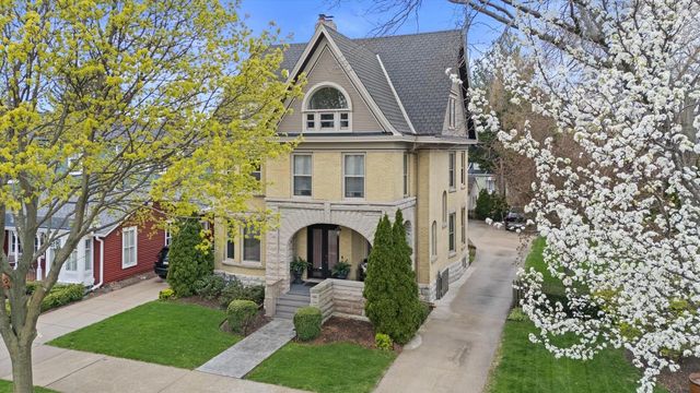 1216 Main STREET, Racine, WI 53403