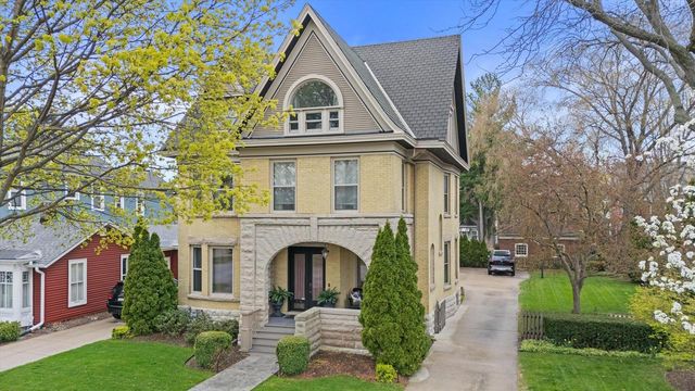 1216 Main STREET, Racine, WI 53403