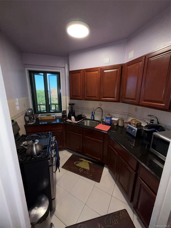 1501 Metropolitan Avenue 10D, Bronx, NY 10462 — photo 2