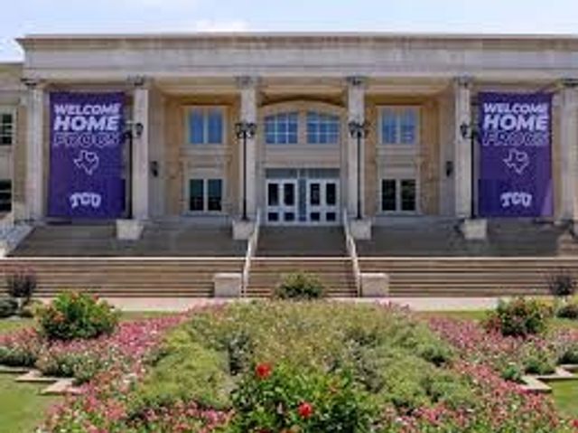 4104 Hartwood Drive, Fort Worth, TX 76109