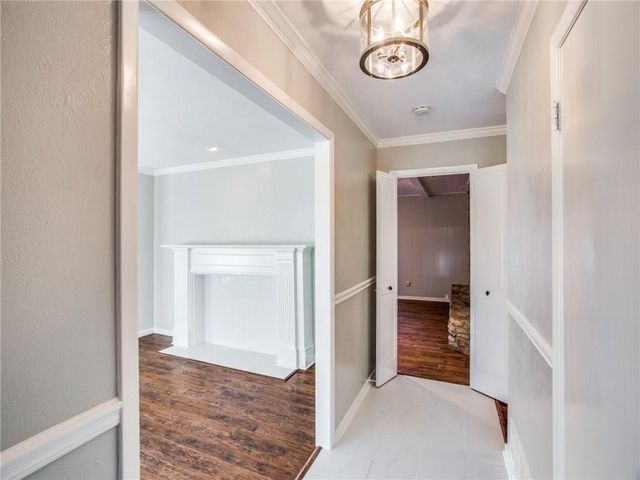 4104 Hartwood Drive, Fort Worth, TX 76109