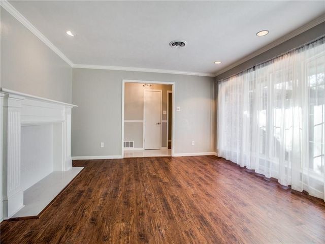 4104 Hartwood Drive, Fort Worth, TX 76109