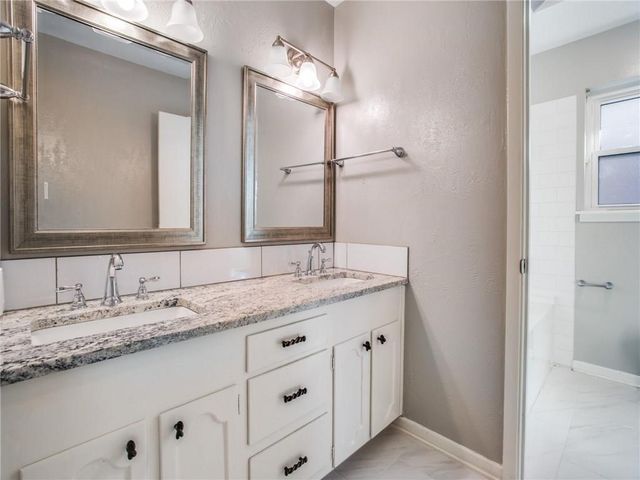 4104 Hartwood Drive, Fort Worth, TX 76109