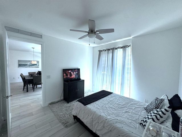 1 S Palmway 204, Lake Worth Beach, FL 33460