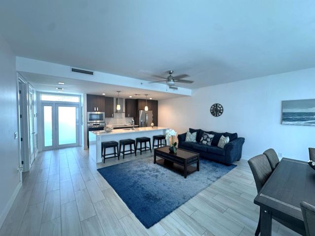 1 S Palmway 204, Lake Worth Beach, FL 33460