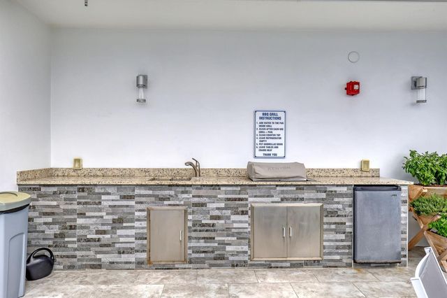 1 S Palmway 204, Lake Worth Beach, FL 33460