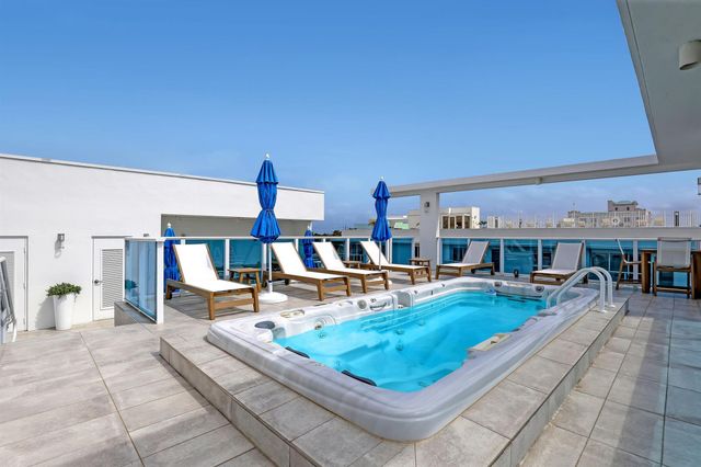 1 S Palmway 204, Lake Worth Beach, FL 33460