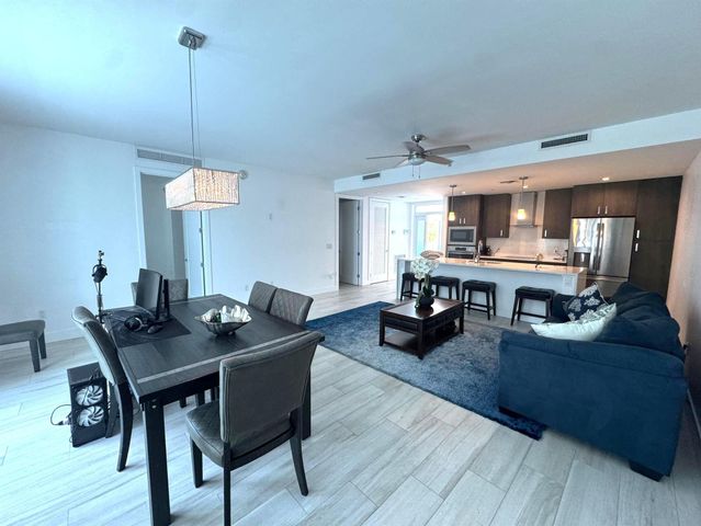 1 S Palmway 204, Lake Worth Beach, FL 33460