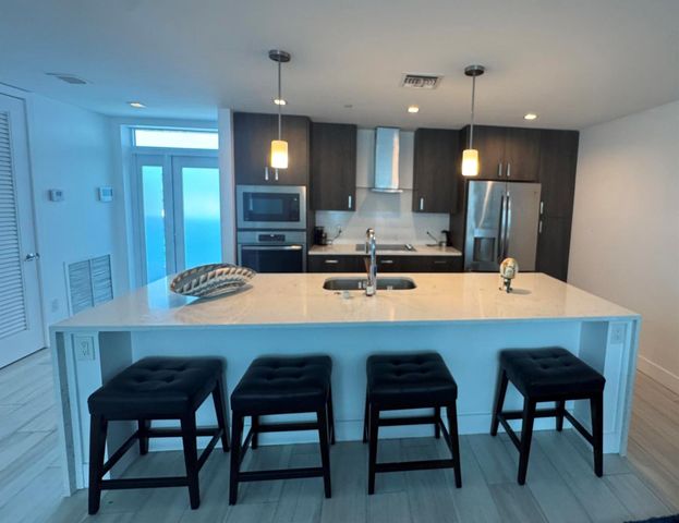 1 S Palmway 204, Lake Worth Beach, FL 33460