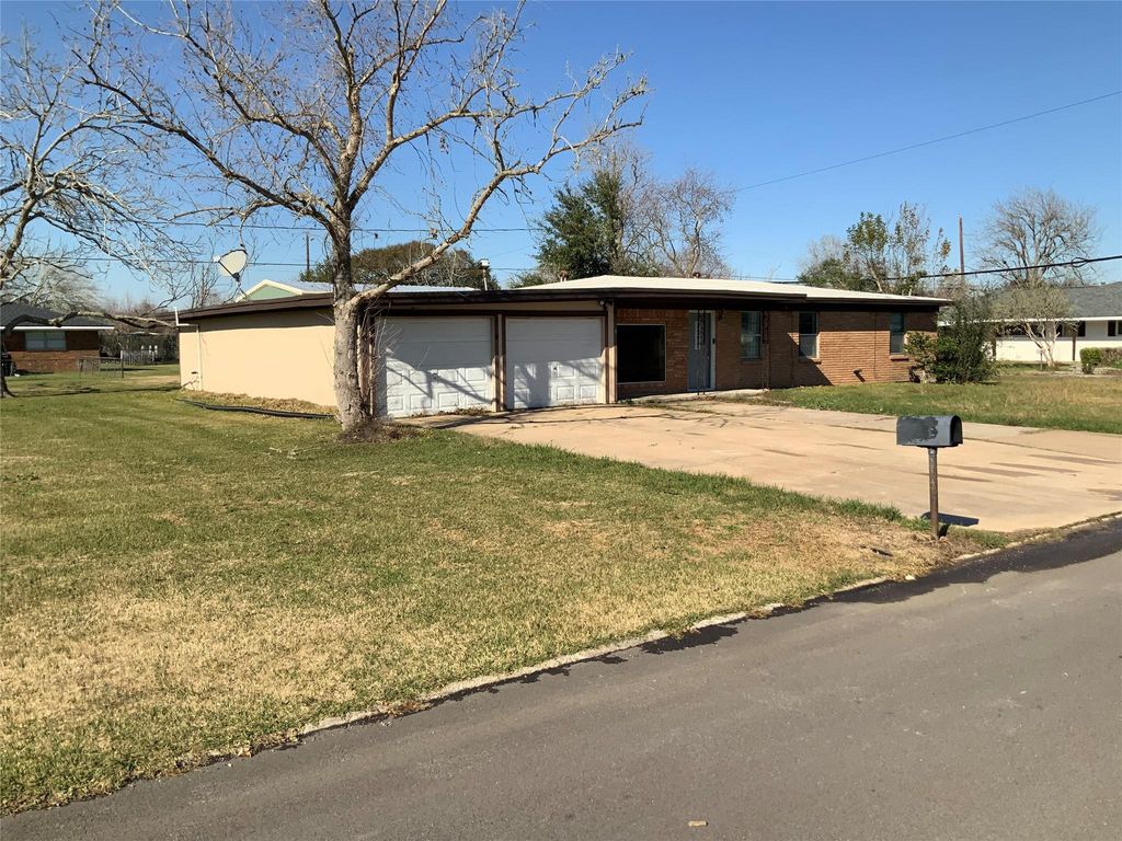 7923 Bayside Boulevard, Beach City, TX 77523