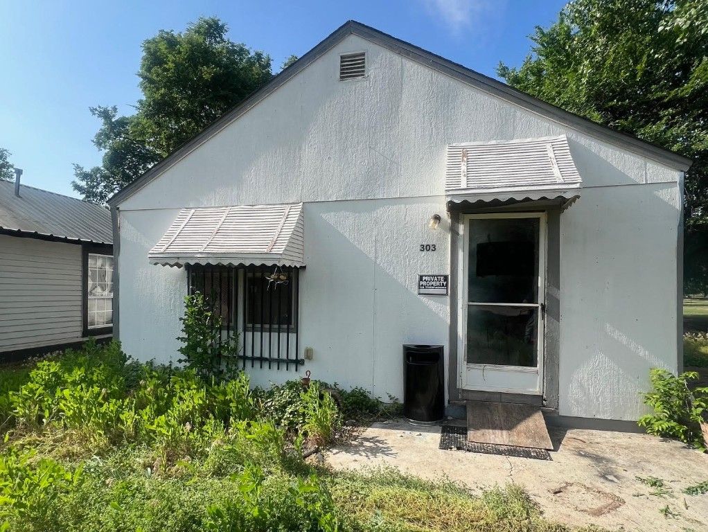 303 Grove Street, Perry, OK 73077