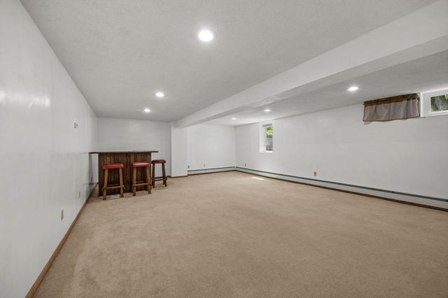 107 Hallam Avenue S, Mahtomedi, MN 55115