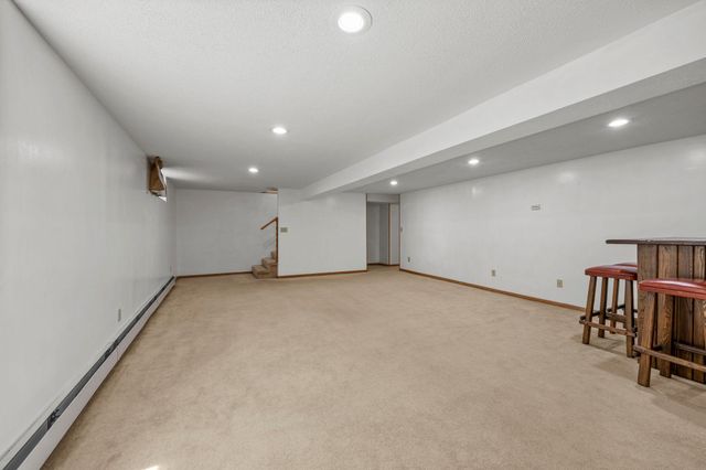 107 Hallam Avenue S, Mahtomedi, MN 55115