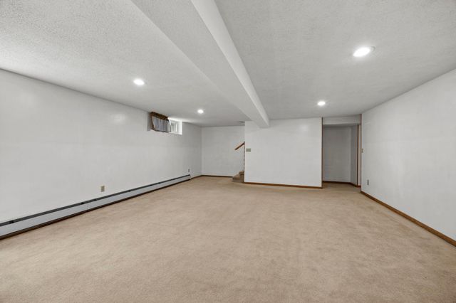 107 Hallam Avenue S, Mahtomedi, MN 55115
