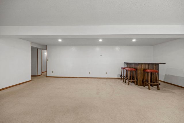 107 Hallam Avenue S, Mahtomedi, MN 55115