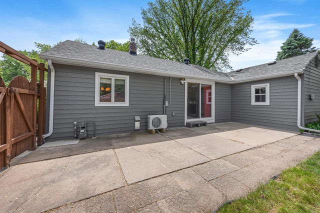 107 Hallam Avenue S, Mahtomedi, MN 55115