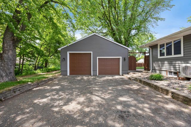 107 Hallam Avenue S, Mahtomedi, MN 55115