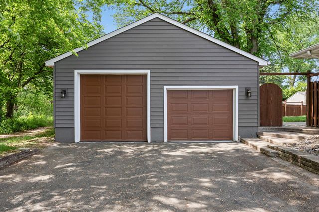 107 Hallam Avenue S, Mahtomedi, MN 55115