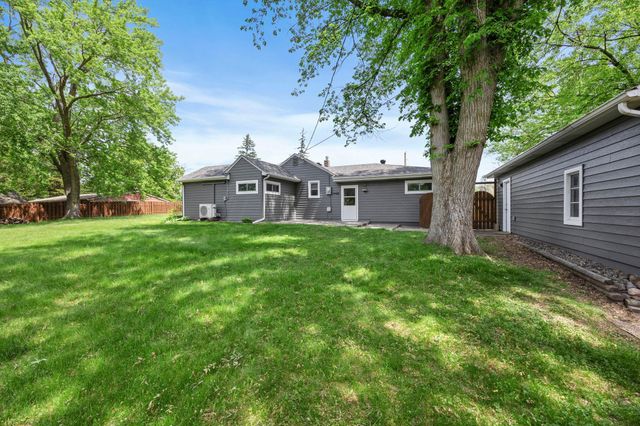 107 Hallam Avenue S, Mahtomedi, MN 55115