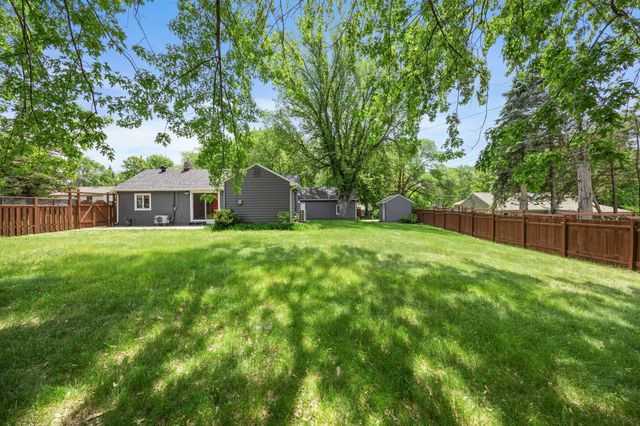 107 Hallam Avenue S, Mahtomedi, MN 55115