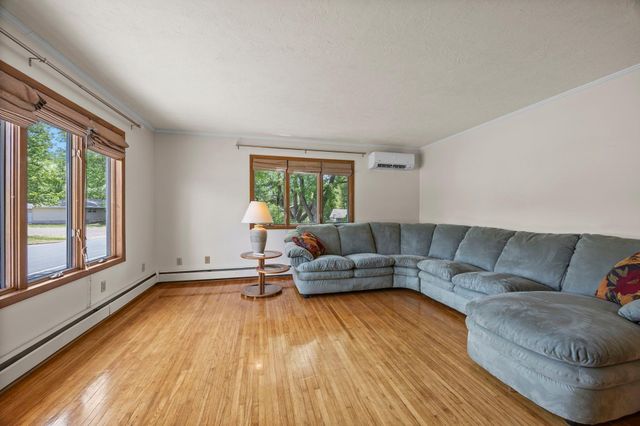 107 Hallam Avenue S, Mahtomedi, MN 55115