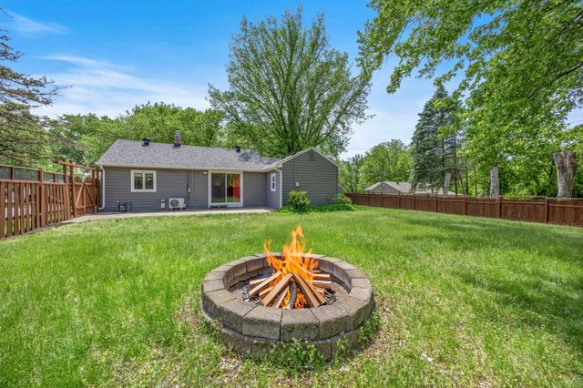 107 Hallam Avenue S, Mahtomedi, MN 55115