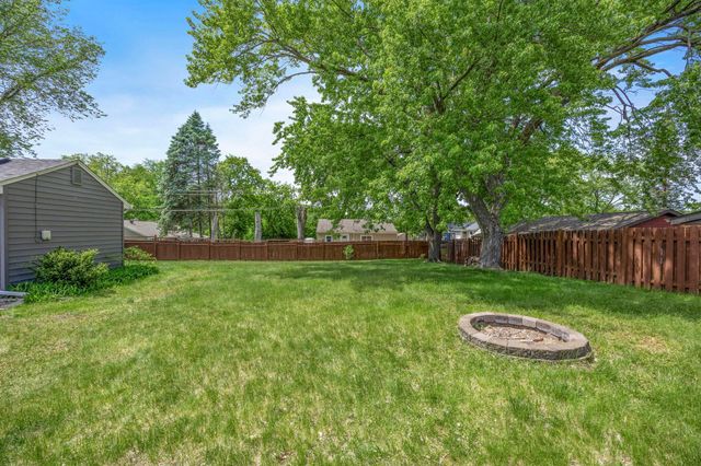 107 Hallam Avenue S, Mahtomedi, MN 55115